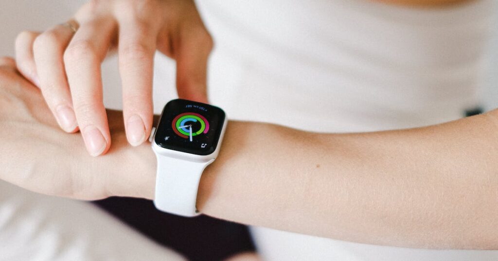 how to set an alarm on apple watch